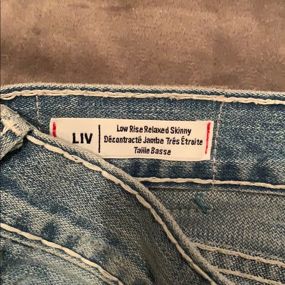 True Religion Women’s Cropped Jean - Picture 7 of 7